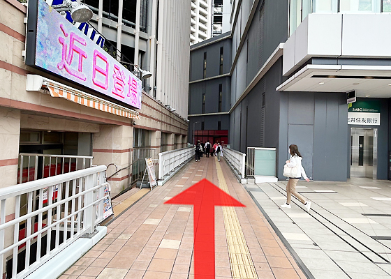 iCracked Store イオン海老名への道順3