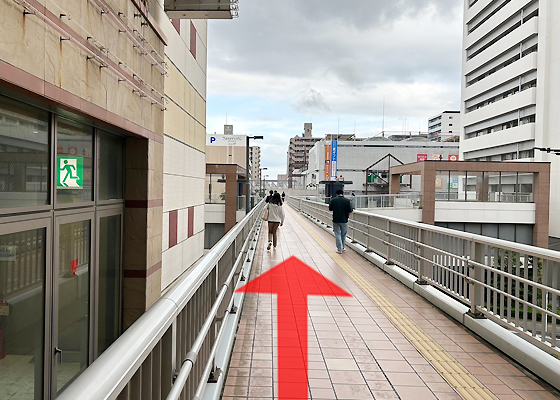 iCracked Store イオン海老名への道順4