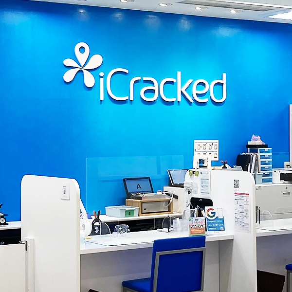 iCracked Store 横浜ランドマークタワー